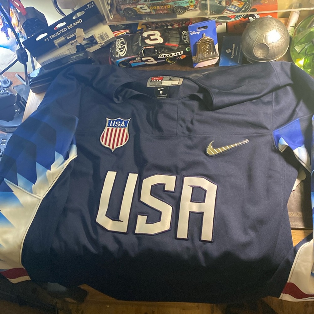 Men’s Nike USA Olympic hockey jersey-Large